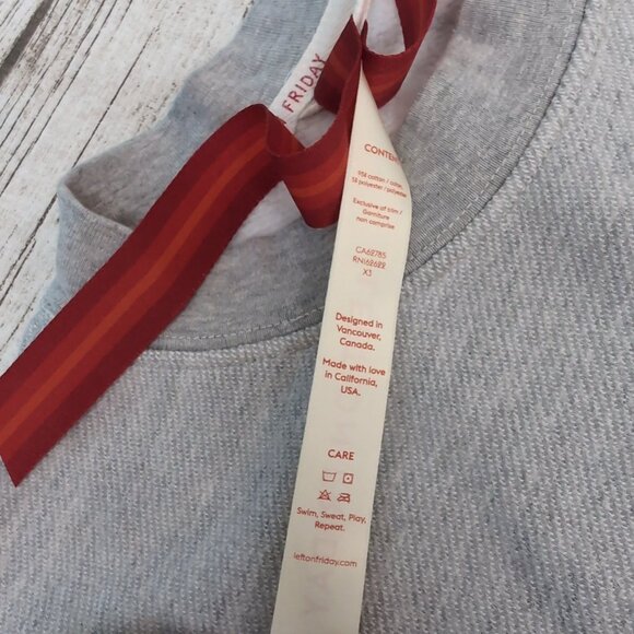 Left On Friday Gray Crewneck Sweatshirt Soft Fleece Minimalist Logo – Women’s X3 - Picture 4 of 7